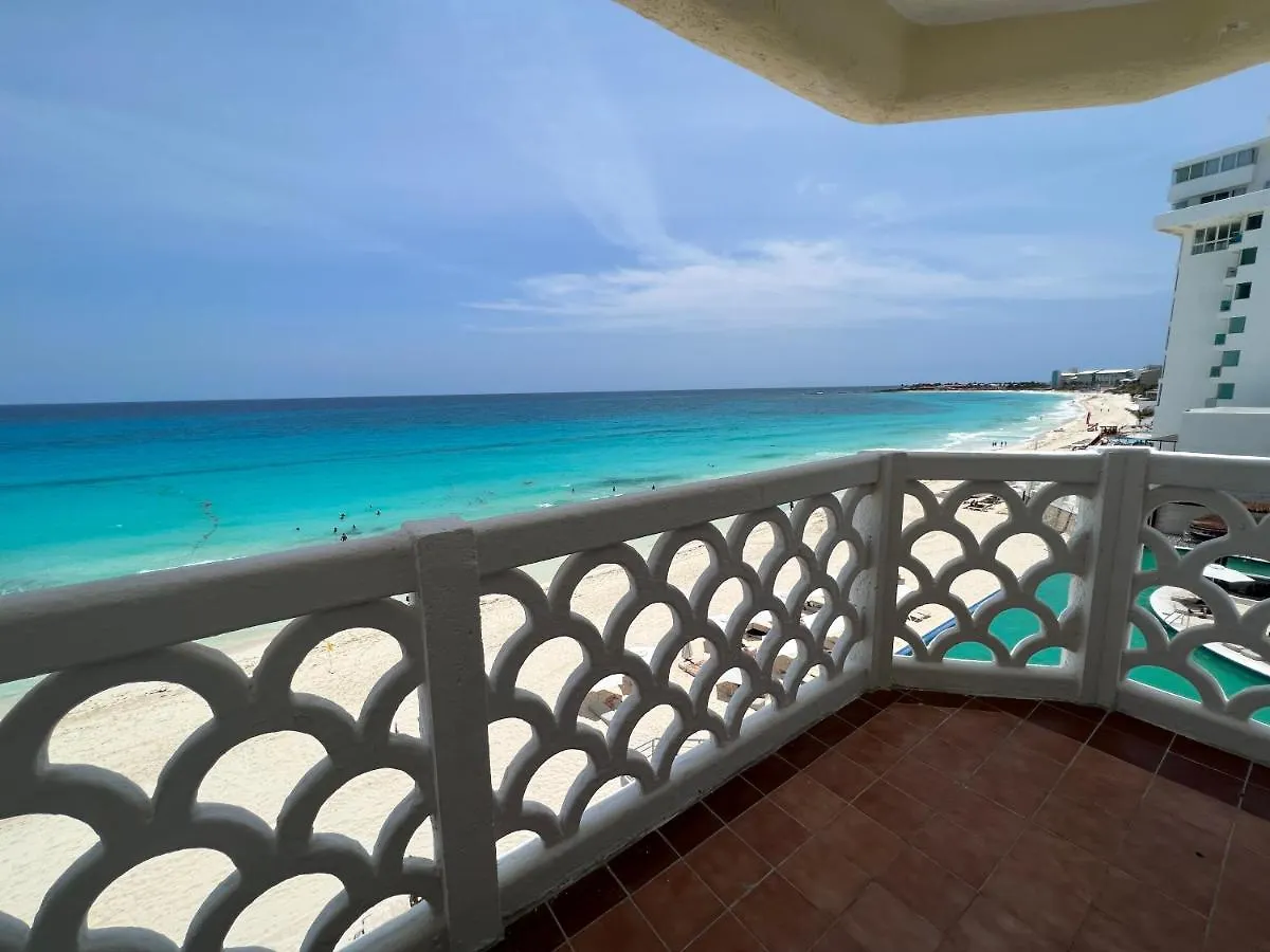 Ova Apartments Cancún