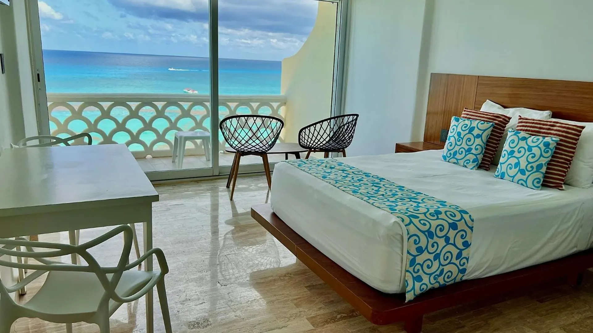 Ova Apartments Cancún